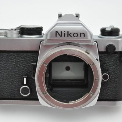 Nikon FM - Spiegeldämpfer, Okular und Lichtdichtungen sind neu