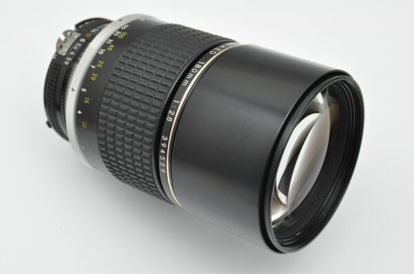 Nikon 180mm ED 2.8 ist eines der schärfsten, kontrastreichsten und farbtreuesten Objektive im mittleren Tele-Bereich