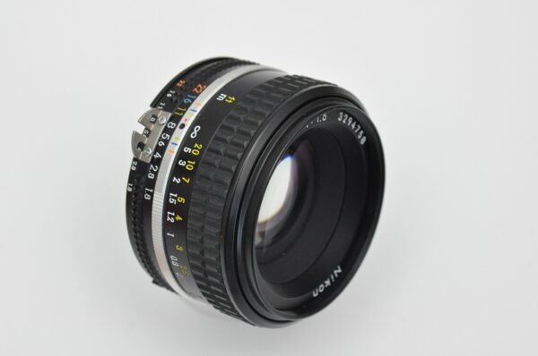 Nikon Nikkor 50mm 1.8 AIS Objektiv im Zustand A/A+ TOP