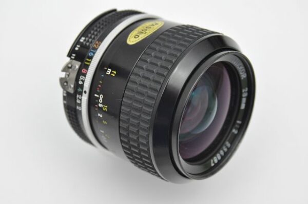 Nikon Nikkor 28mm 2.0 AI Zustand A/A+ hervorragende Schärfeleistung