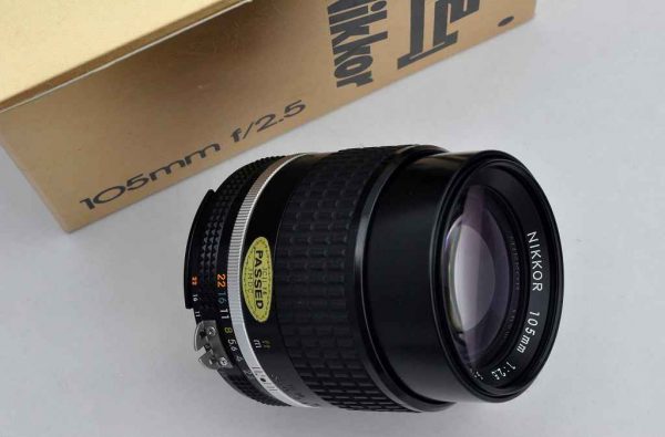 Nikon 105mm 2.5 AIS Die Legende herausragende Bildschärfe - in OVP