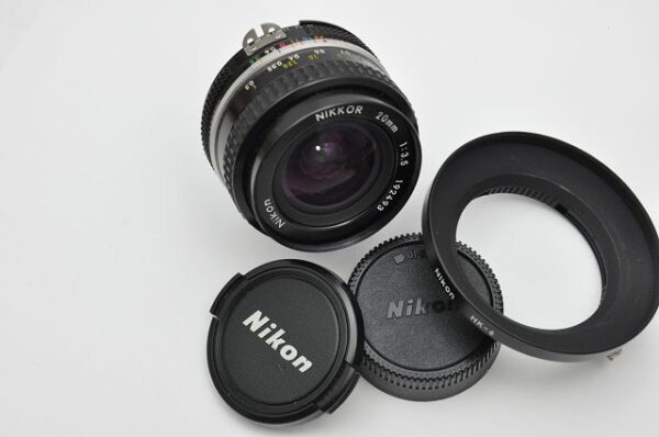 Nikon 20mm 3.5 AIS - schon ab Blende 3.5 im Zentrum extrem scharf