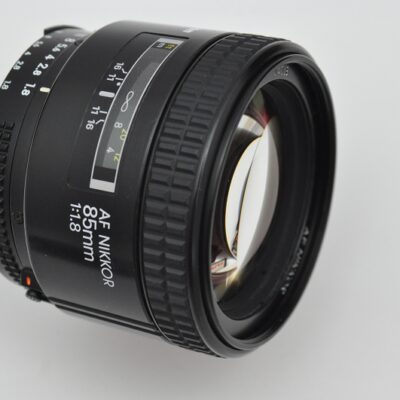 Nikon AF 85mm 1.8 optisch hervorragend, kompakt, sehr gut verarbeitet