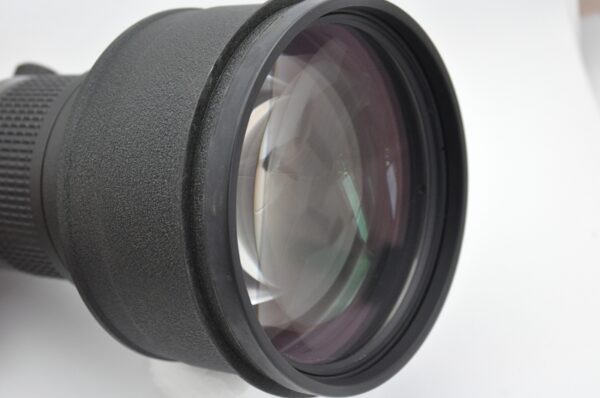 Nikon Nikkor 300mm 2.8 ED AI schon bei Blende 2.8 superscharf