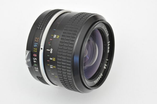 Nikon Nikkor 24mm 2.8 - Non-AI - extrem scharfes Objektiv schon ab Blende 2.8