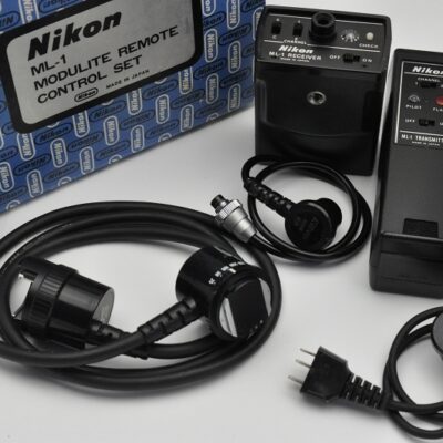 Nikon ML-1 -Sender-Empfänger und MC-8A Verbindungskabel