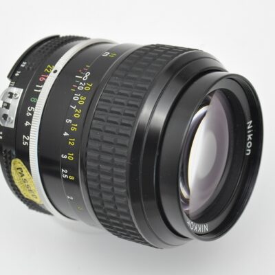 Nikon Nikkor 105mm  2.5 - AI - extrem scharf schon ab Blende 2.5