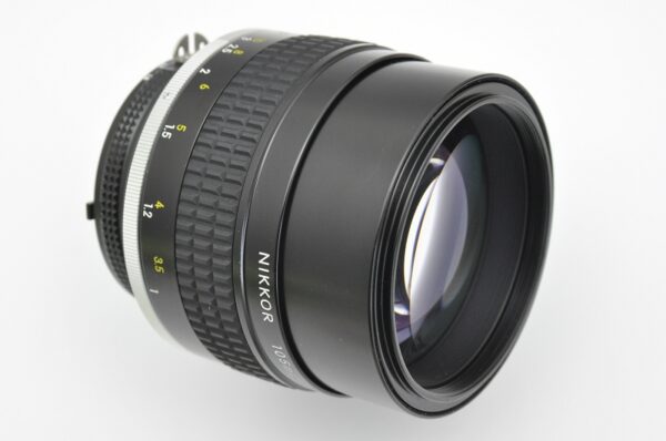 Nikon Nikkor 105mm 1.8 -AIS - schon bei maximaler Öffnung brillant scharf